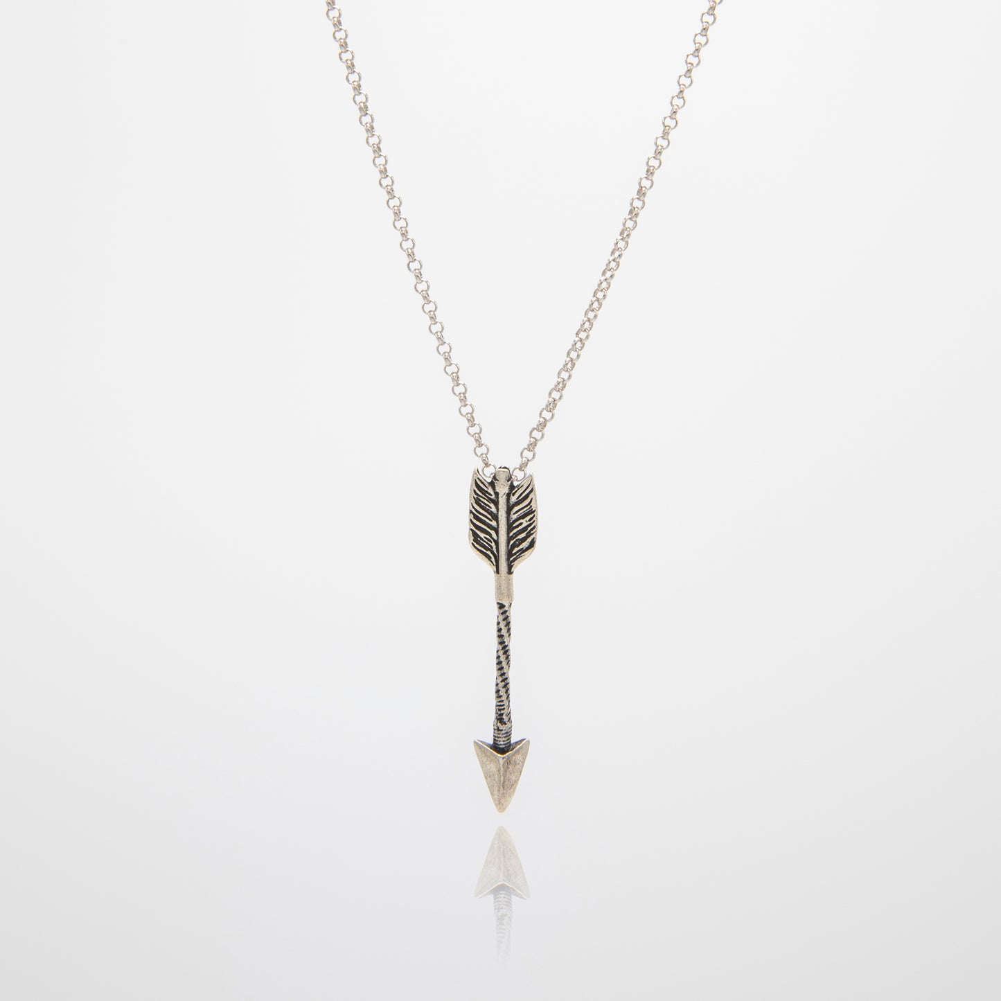 Arrow Pendant: 925 Sterling Silver with Rhodium-Plated Circle Rolo Link Chain