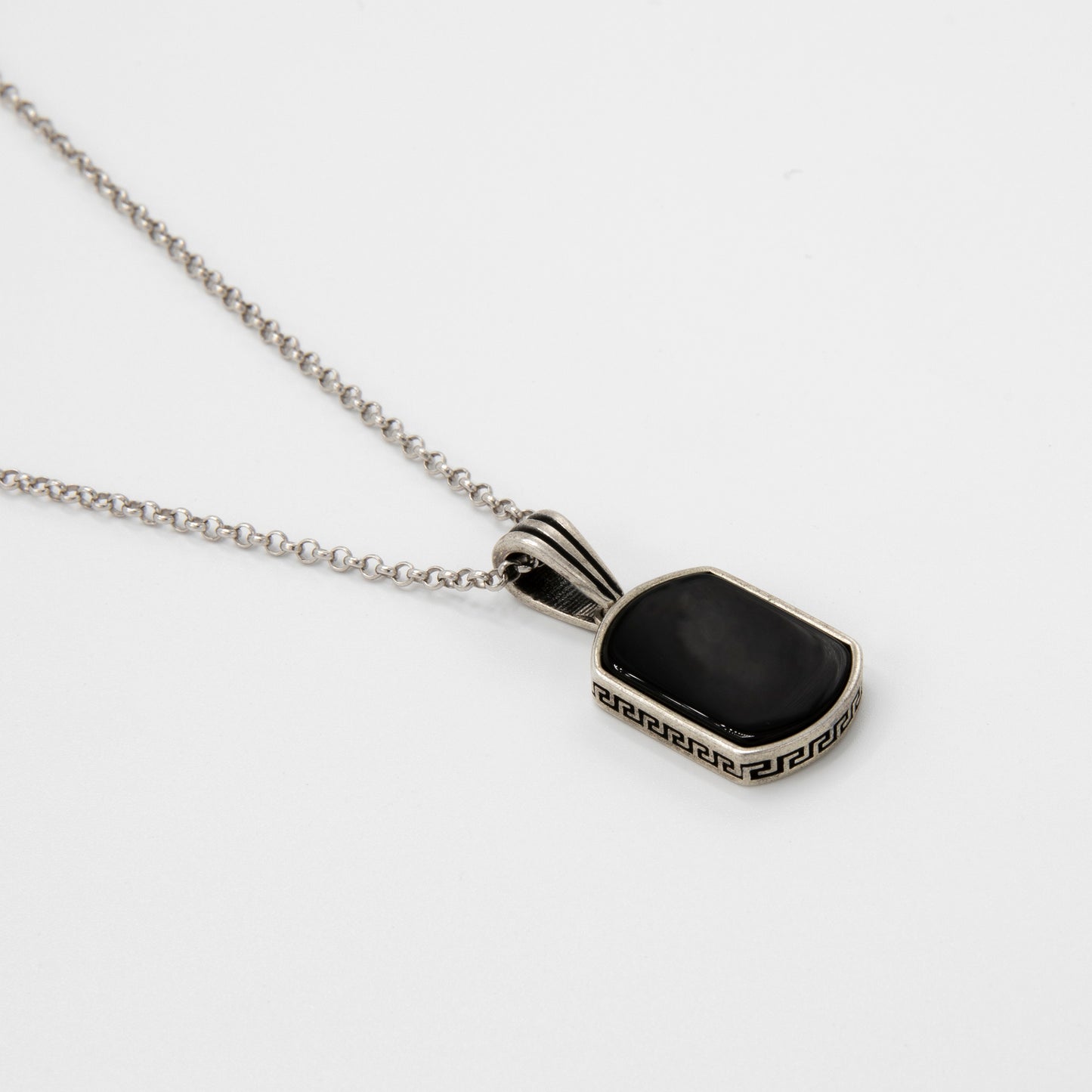 Premium Onyx Beverly Pendant: 925 Sterling Silver with High-Quality Rhodium-Plated Silver Circle Rolo Link Chain