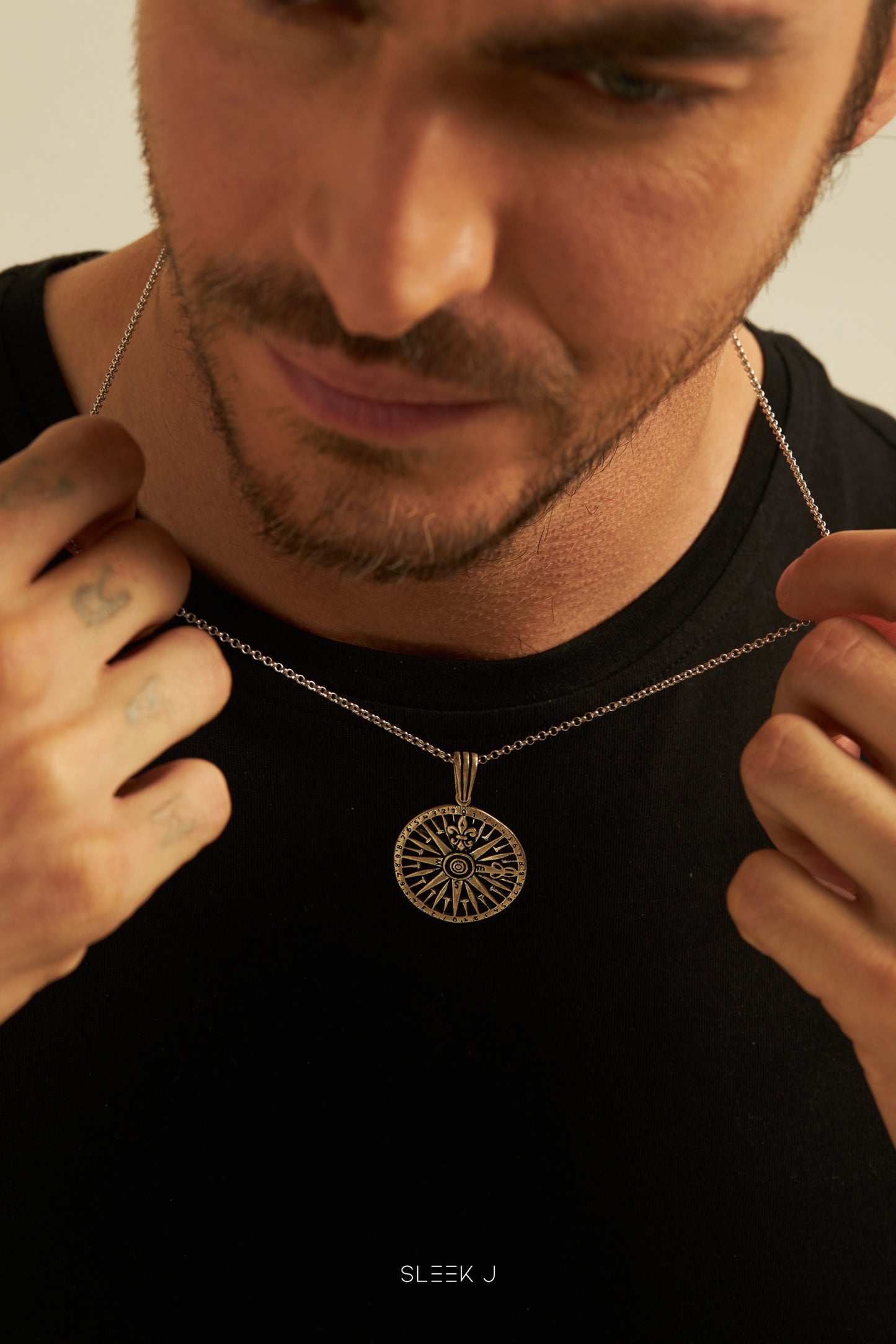 Black Oxidized Compass Pendant: 925 Sterling Silver with Rhodium-Plated Circle Rolo Link Chain