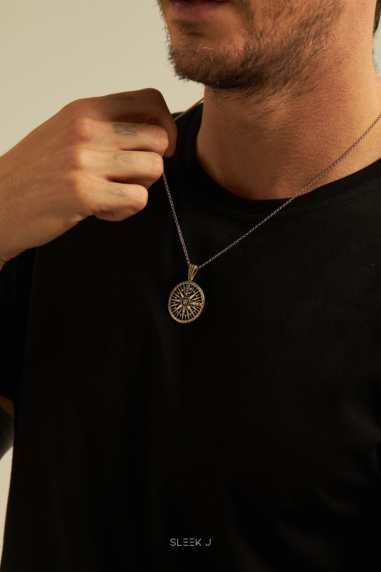 Black Oxidized Compass Pendant: 925 Sterling Silver with Rhodium-Plated Circle Rolo Link Chain